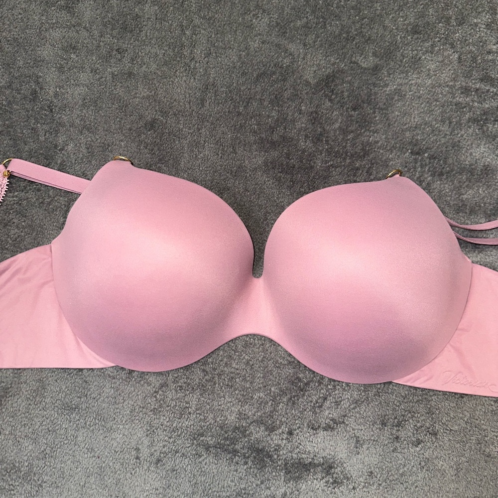 New Victoria’s Secret Bra 38DD never worn